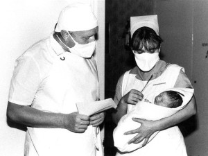 Brněnský zázrak slaví 43 let. První dítě ze zkumavky změnilo medicínu