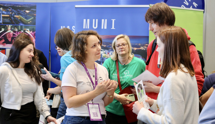 Studenti v Brně přemýšlí, co po škole. Na veletrhu poznávají možné zaměstnavatele