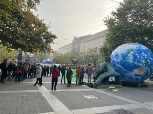 FOTO: V Brně se sešli příznivci Klimatické žaloby. Ústavní soud jejich stížnost zamítl