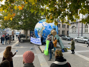 FOTO: V Brně se sešli příznivci Klimatické žaloby. Ústavní soud jejich stížnost zamítl