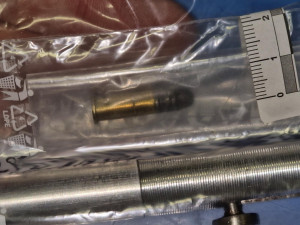 Policisté u Hodonína nevěřili vlastním očím. Motorkář pod vlivem vezl střílející tužku