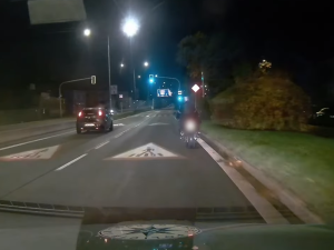 Muž z Brna vyrazil do práce na motorce i přes zákaz řízení. Skončil na služebně