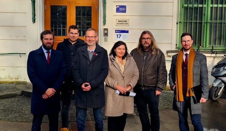 Vedení nemocnice Bohnice jednalo s Prahou 8, představilo nová zabezpečovací opatření