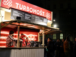 FOTO: Průvod čertů a koncerty zahájily Vánoce Brno, příští týden se přidá zbytek města