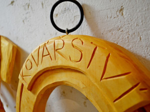 Vyřezávaný betlém ve Vyškově doplní nové figury, přibude třeba včelař