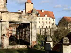 Rekonstrukce na hradě Veveří pokračují. Vznikne návštěvnické centrum a opraví se skleníky