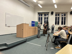 VIDEO: Studenti v Brně vyzpovídali prezidenta Pavla. Ptali se na Babiše i hospody