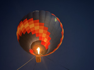 VIDEO: Jak vypadá noční Brno z balonu? Atrakce vynese šťastlivce nad město