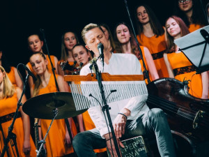 Zkraťte si adventní čekání v Divadle Bolka Polívky. Třeba s Pejskem a Kočičkou