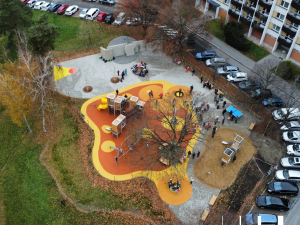Nové hřiště na Lesné u ZŠ a MŠ Blažkova
