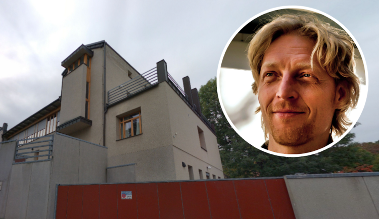 Koloděje nechtějí gymnázium miliardáře Janečka u rodinných domů, nabízí jiné místo