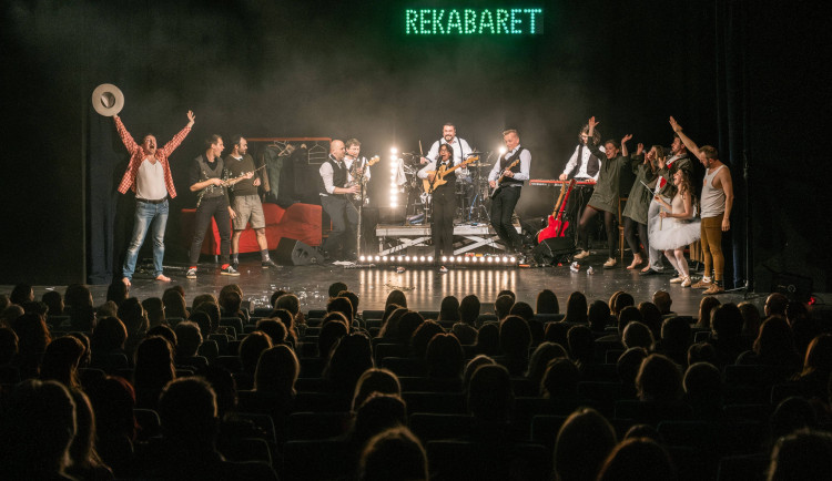 Re:Kabaret i Mesiáš. Advent v Divadle Bolka Polívky je pestrý