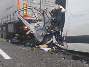 Dálnice D2 stála kvůli dvěma nehodám, u Velkých Němčic zemřel řidič