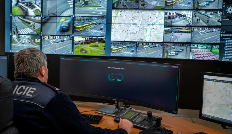 Nový dispečink s využitím umělé inteligence pomůže policistům rychleji reagovat