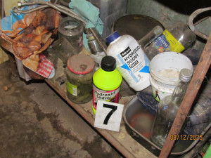 Partička vařící pervitin u Kyjova skončila v poutech. Léky kupovala na Slovensku