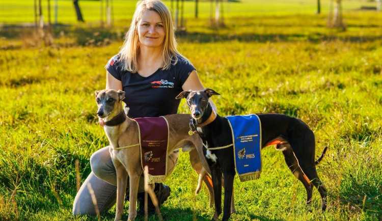 Doma má dva čtyřnohé medailisty. Úspěch v dostihu je jen třešinka na dortu, říká Lucie Havlová