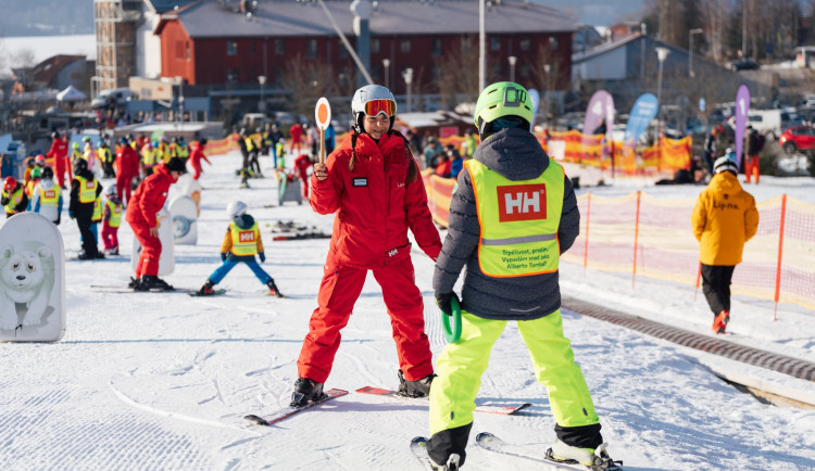 Zimní střediska na jihu Čech připravují na příští dny otevření dalších sjezdovek