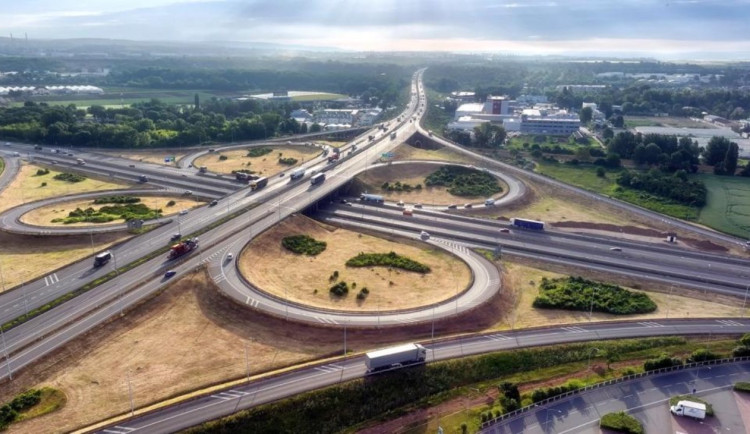 Na křižovatce D1 a D2 se od ledna změní dopravní režim, silničáři upraví značení