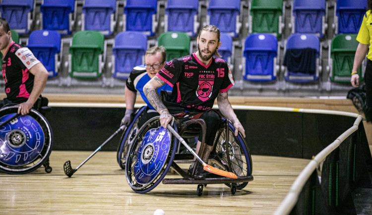 Sport je pro mě smysl života, říká paraflorbalista ze Štírů Ivan Nestával