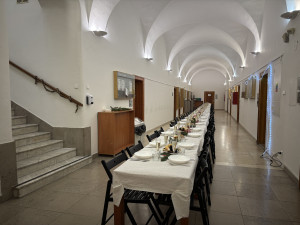 Na Boží hod prostřeli na radnici. V Brně připravili řízek se salátem pro potřebné