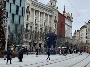 FOTO: V Brně navlékli orloj do ochrany, aby ho nezničily silvestrovské rachejtle