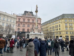 VIDEO: Švihlým krokem napříč Brnem. Centrum města rozhýbal bláznivý pochod