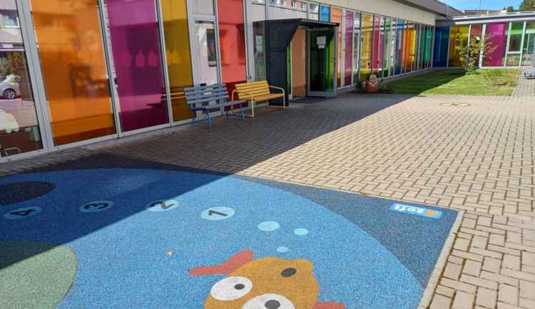 Dítě přišel do školky v Liberci vyzvednout cizí muž. Přestavil se jako strejda Michal