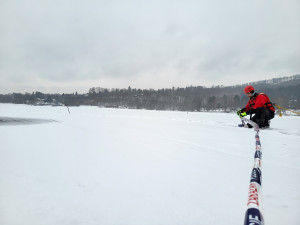 FOTO: Děr na Prýglu je víc a víc. Nebezpečné jsou i neviditelné vzduchové kapsy