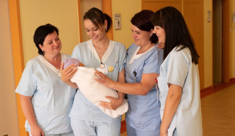 V plzeňské porodnici přišlo loni na svět 2,5 tisíce dětí. Nejmenší byl chlapec s váhou 700 gramů