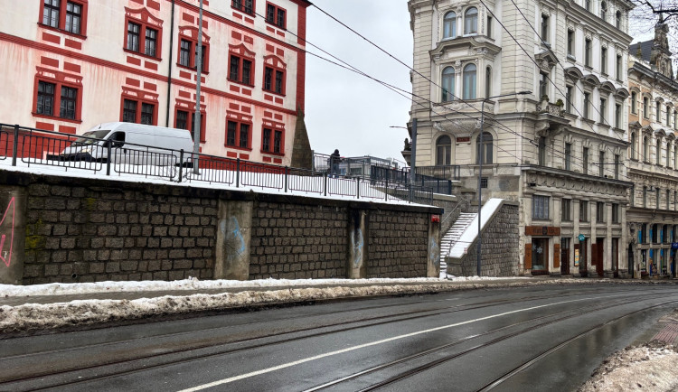 Schodiště pod libereckým zámkem chce Liberec zpřístupnit v únoru