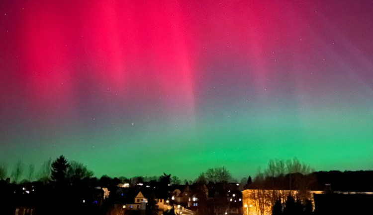 Polární záře očarovala noční diváky. Viditelná byla na řadě míst kraje