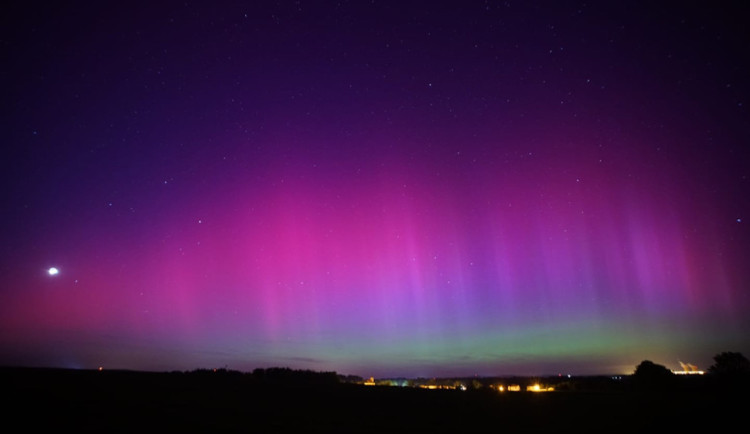 Polární záře očarovala noční diváky. Viditelná byla i v Jihočeském kraji