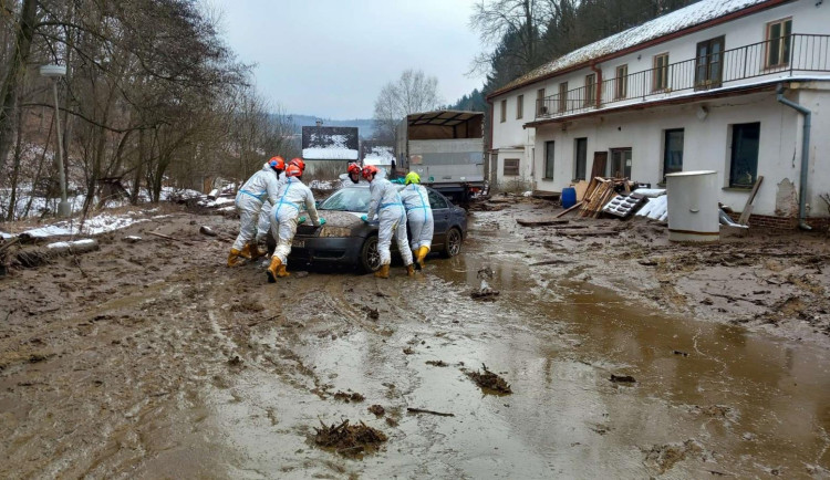 FOTO: Naředěná kejda z jímky na Znojemsku se už dostala do národního parku Podyjí
