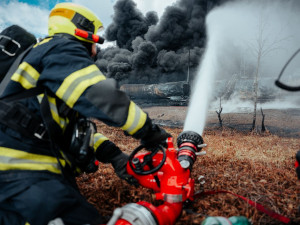 Zásah u havárie benzenu očima hasiče. Petr Andráško bodoval v Czech Press Photo