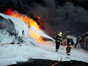 Zásah u havárie benzenu očima hasiče. Petr Andráško bodoval v Czech Press Photo