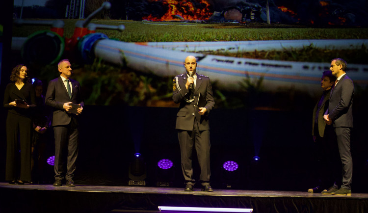 Zásah u havárie benzenu očima hasiče. Petr Andráško bodoval v Czech Press Photo