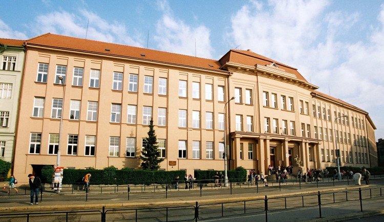 Některé školy plné, jiné poloprázdné. Sever Brna bojuje proti segregaci žáků