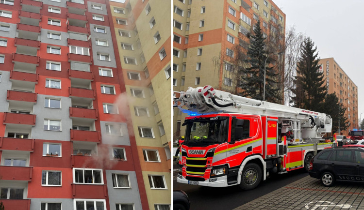 V Karlových Varech hořelo v třináctipatrovém domě, hasiči byli rychlí