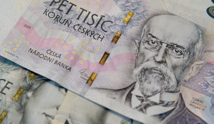 Žena z Plumlova posílala peníze podvodníkům. Přišla téměř o milion korun