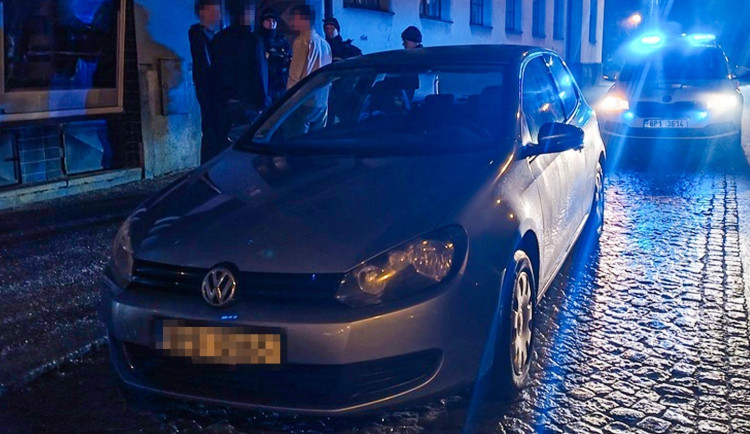 Drobný přestupek devatenáctiletého řidiče odhalil mnohem závažnější trestný čin