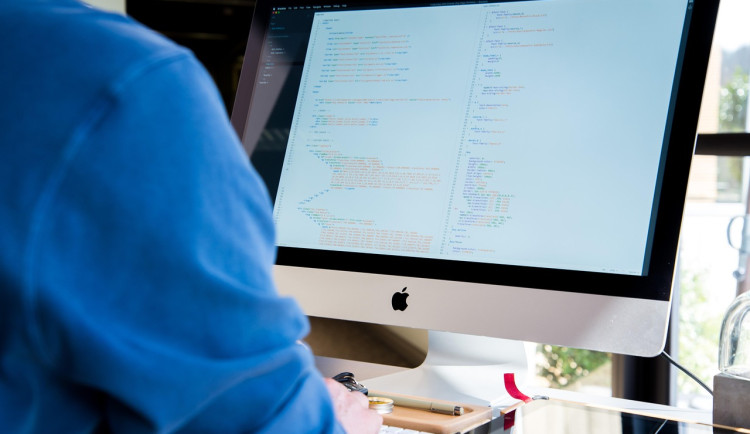 Miloš a Jakub si namastili kapsy. Zapálený investor z Karviné přišel o úspory