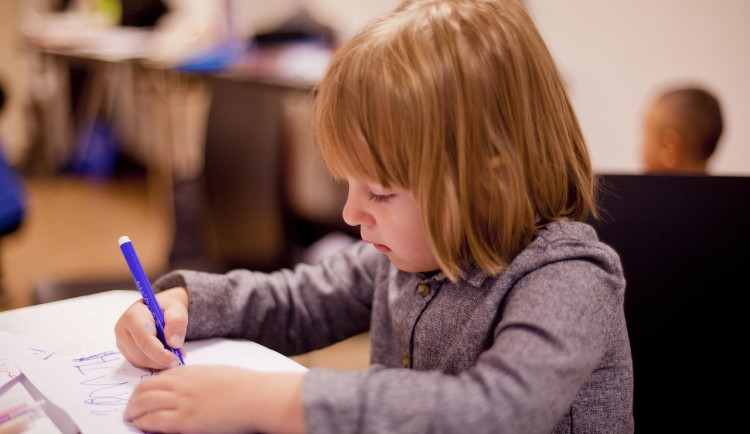 Soud podpořil pražské radnice, při zápisu na ZŠ mohou kontrolovat bydliště dětí