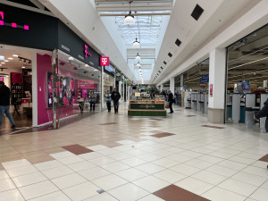 Od ranní kávy po nový kabát. V NC Královo Pole zvládnete víc, než čekáte