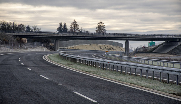 MAPA: Stavba úseku dálnice D6 Žalmanov – Olšová Vrata má začít ještě letos