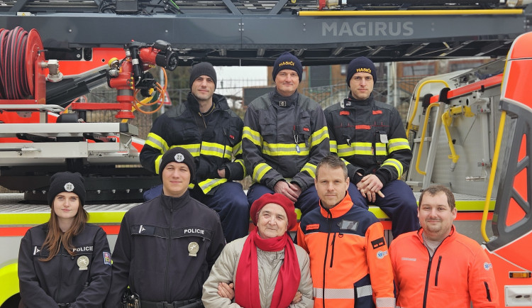 Paní Ludmila uspořádala oslavu. 