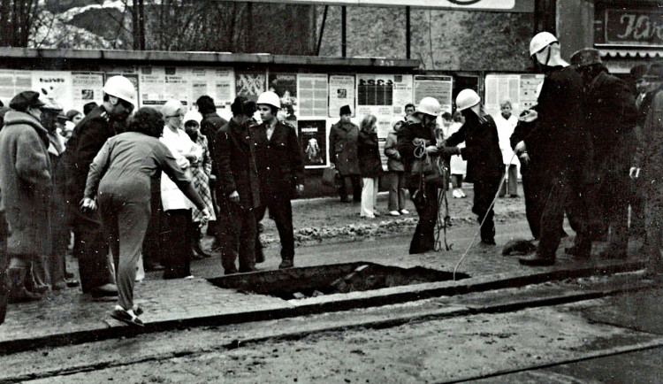 Archivní fotografie jihomoravských hasičů.