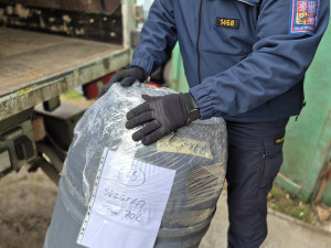 FOTO: Muž z Kyjovska pálil alkohol načerno. Hrozí mu až desetimilionová pokuta