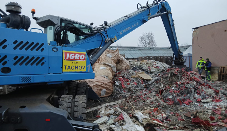 17707167768808-60-z-hornich-herspic-mizi-nelegalni-odpad-kamiony-ho-vozi-zpet-do-nemecka