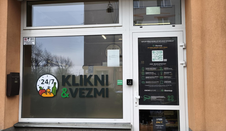 V Králově Poli otevřel obchod bez obsluhy, lidé v něm nakoupí 24 hodin denně