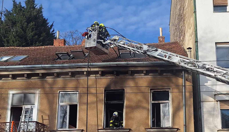 Perník se na Hlinkách vyráběl v bytě i cukrářství. Pátečnímu požáru předcházel výbuch